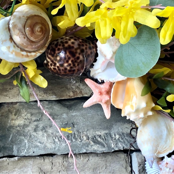 New! Seashell Starfish Forsythia Floral Willow Wreath - Picture 7 of 15
